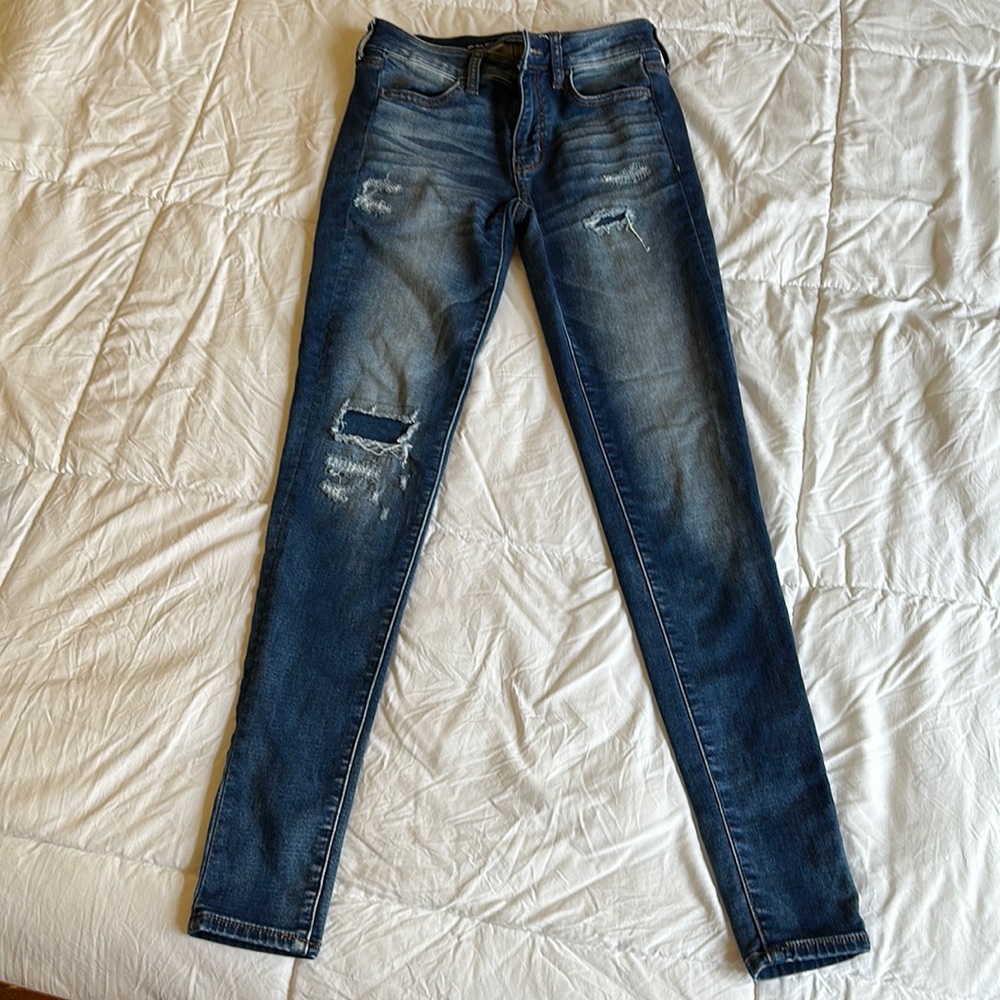 ✅AMERICAN EAGLE jeggings. Women’s size 4 LONG. Distressed  -No see through holes
